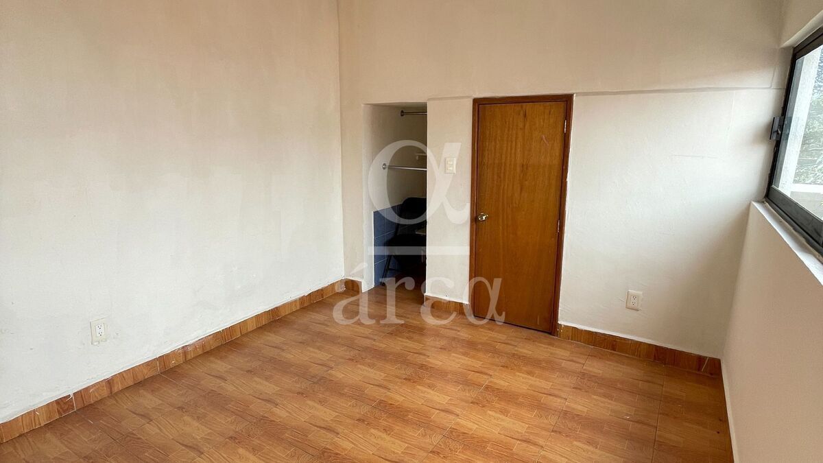 OPORTUNIDAD! Casa para remodelar en esquina dentro del Triángulo Dorado