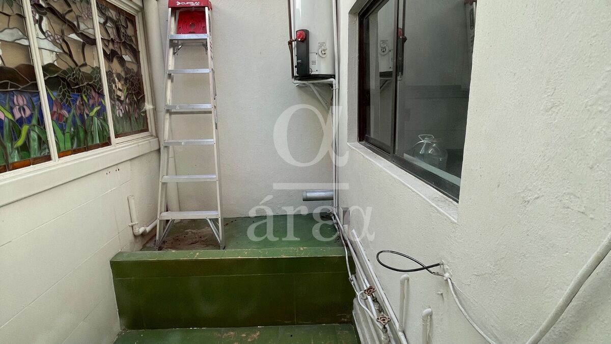 OPORTUNIDAD! Casa para remodelar en esquina dentro del Triángulo Dorado