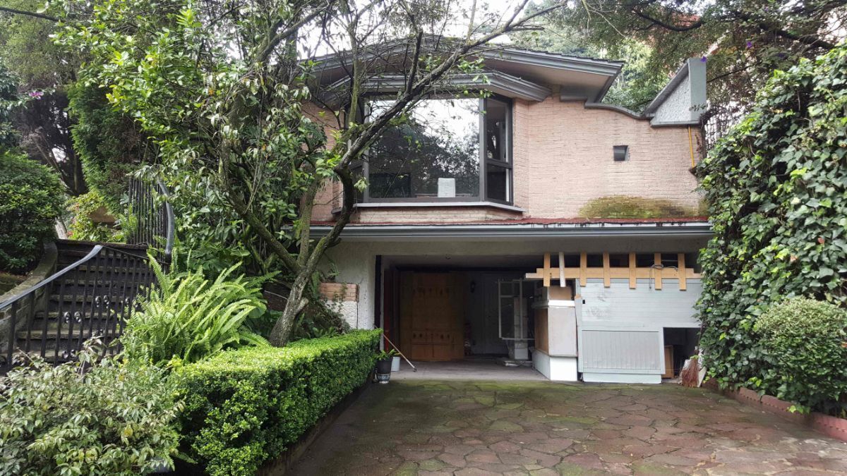 Casa en Esquina en Renta/Venta Bosques de las Lomas