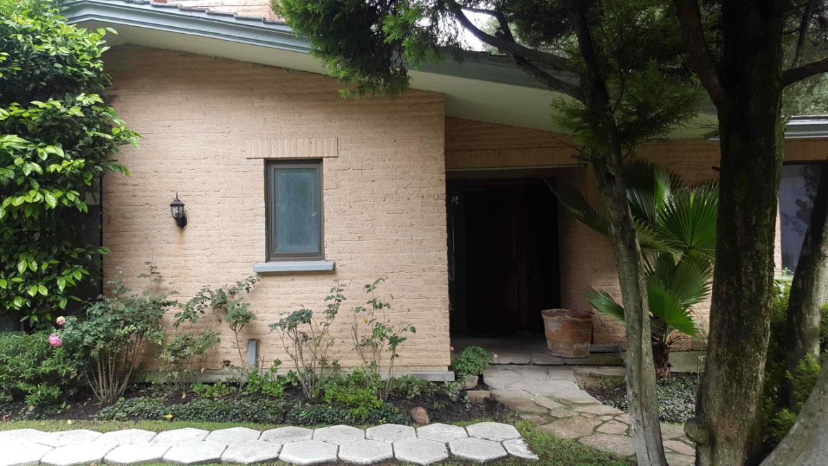 Casa en Esquina en Renta/Venta Bosques de las Lomas