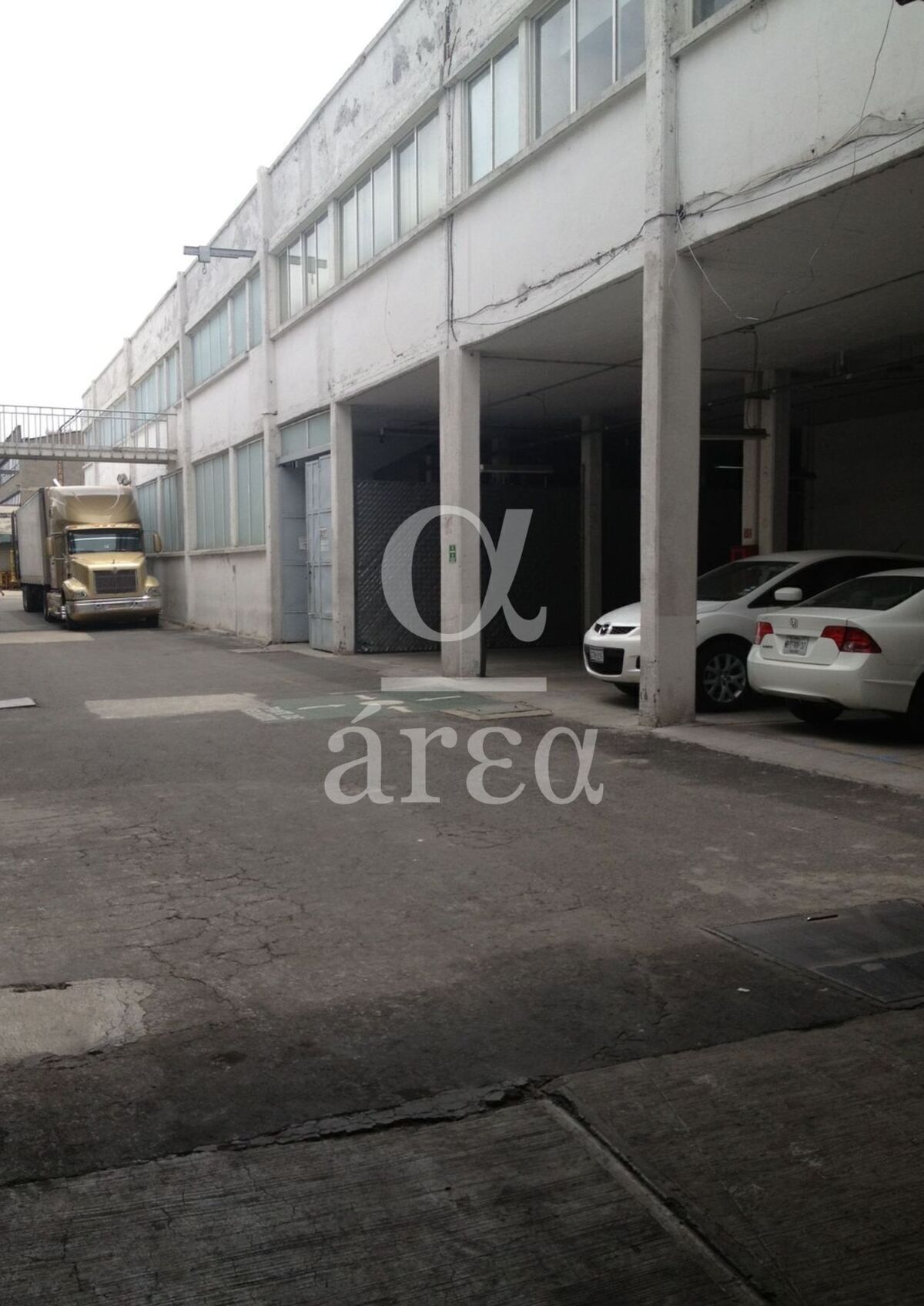 Bodega con Oficinas y Seguridad en Renta en Alce Blanco