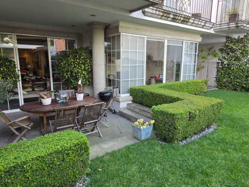 Preciosa Casa en Condominio en Bosques de las Lomas EN RENTA