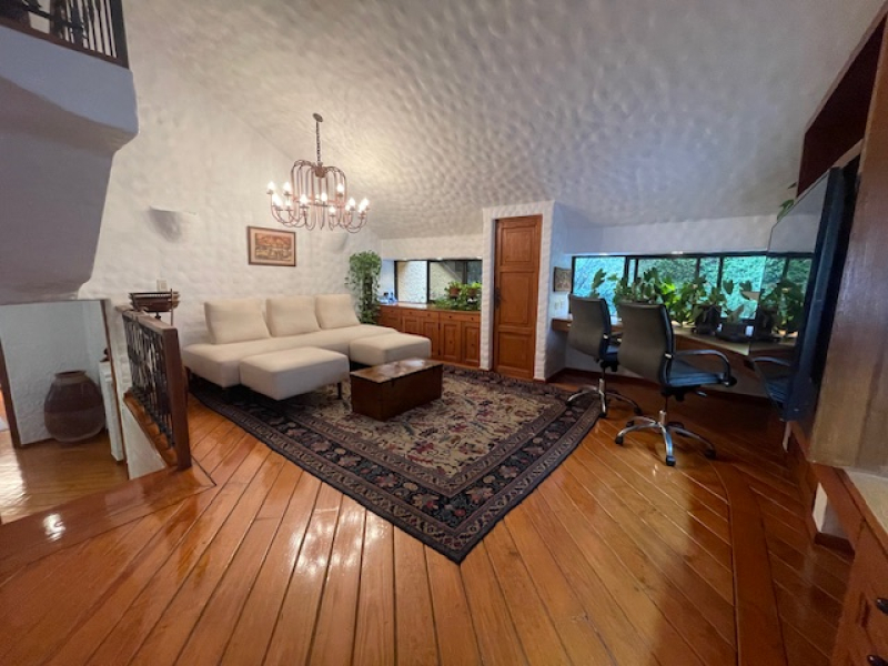 VENTA CASA EN PRIVADA - PARA ACTUALIZAR - REFORMA - LOMAS ALTAS