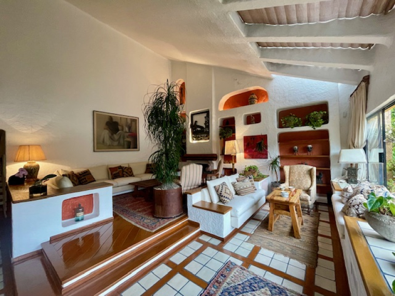 VENTA CASA EN PRIVADA - PARA ACTUALIZAR - REFORMA - LOMAS ALTAS