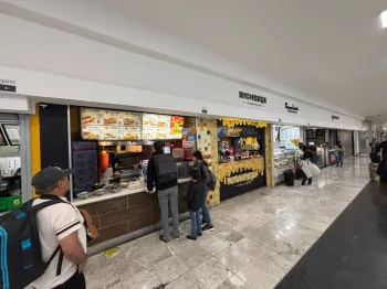 Se Renta Local Comercial En El Aeropuerto Terminal 1 