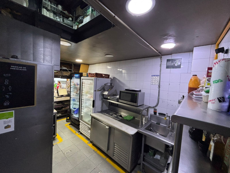 Se Renta Local Comercial En El Aeropuerto Terminal 1 