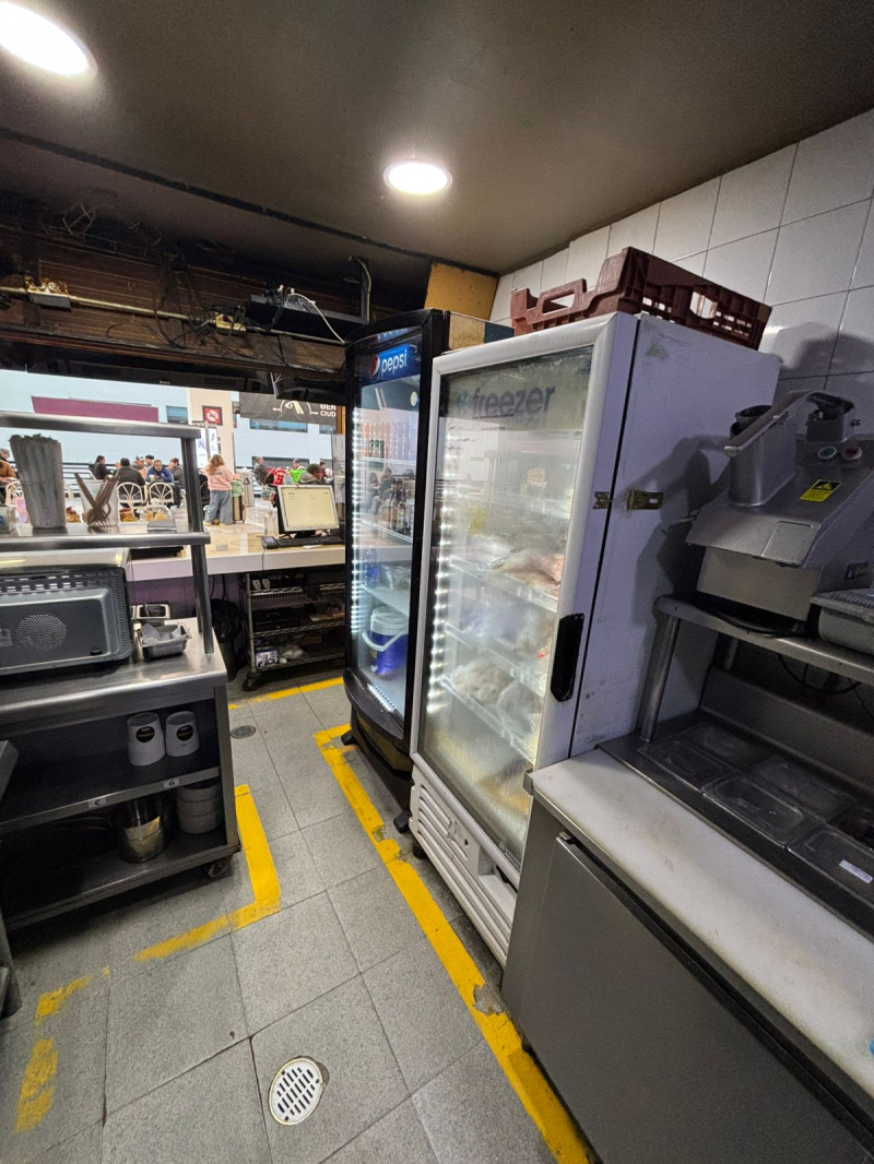 Se Renta Local Comercial En El Aeropuerto Terminal 1 