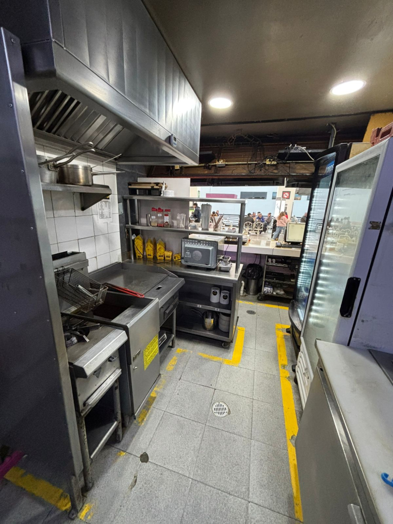 Se Renta Local Comercial En El Aeropuerto Terminal 1 