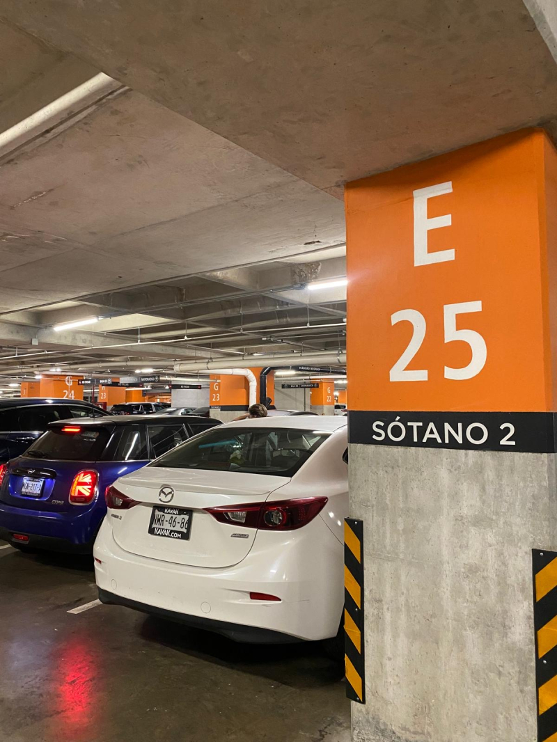 Se Renta Local Comercial En El Aeropuerto Terminal 1 