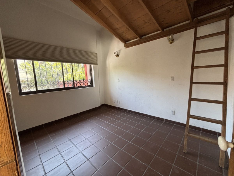 CASA En Venta En Lomas De Bezares