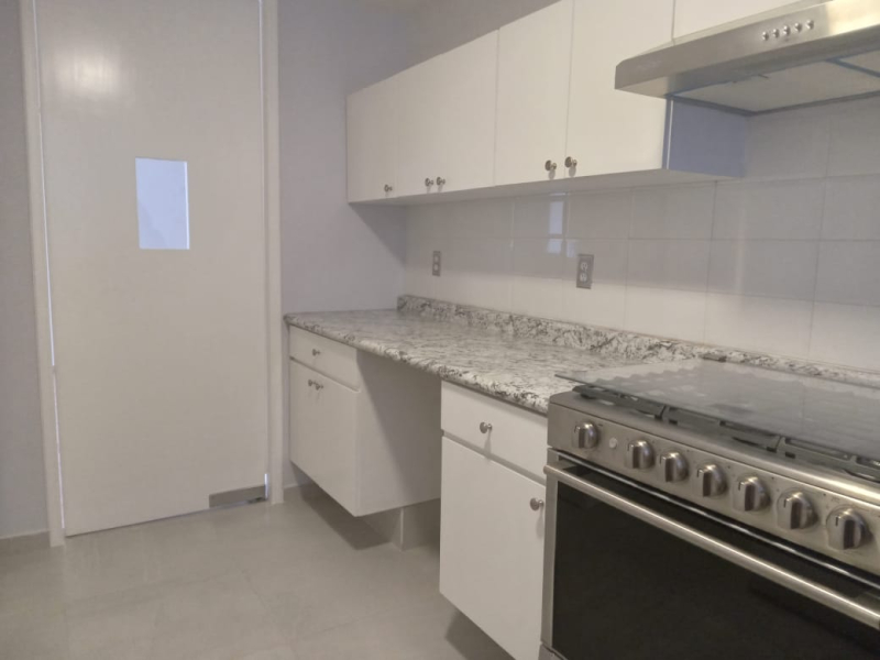 Departamento En Venta  En Privada Con 3 Balcones  En Lomas De Las Palmas