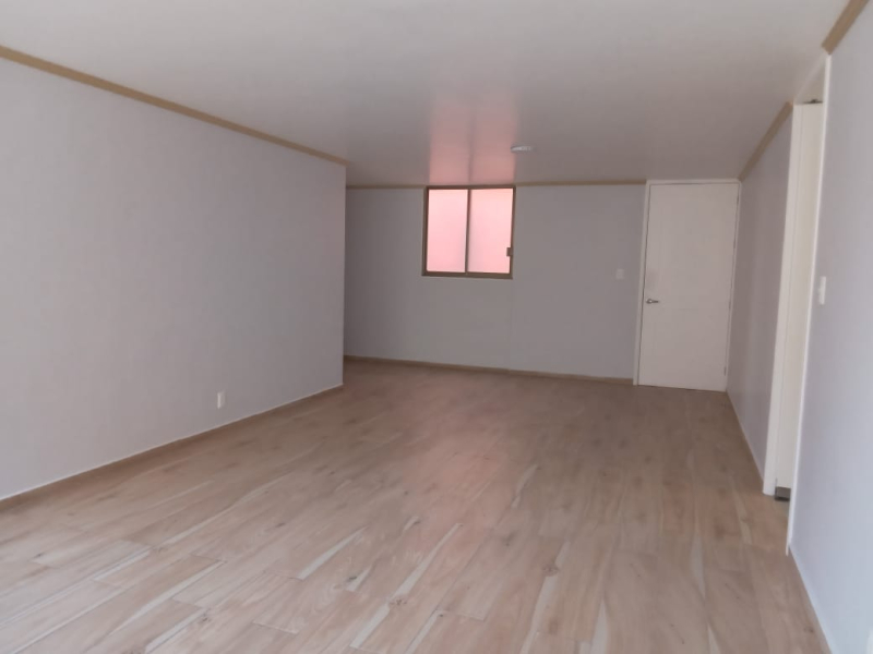 Departamento En Venta  En Privada Con 3 Balcones  En Lomas De Las Palmas