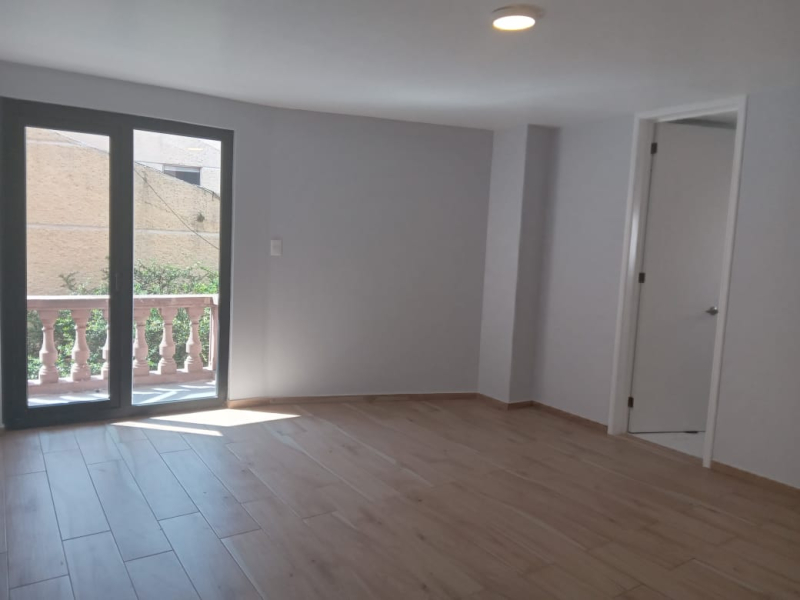 Departamento En Venta  En Privada Con 3 Balcones  En Lomas De Las Palmas