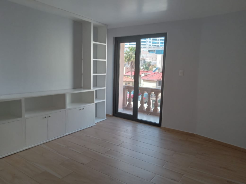 Departamento En Venta  En Privada Con 3 Balcones  En Lomas De Las Palmas