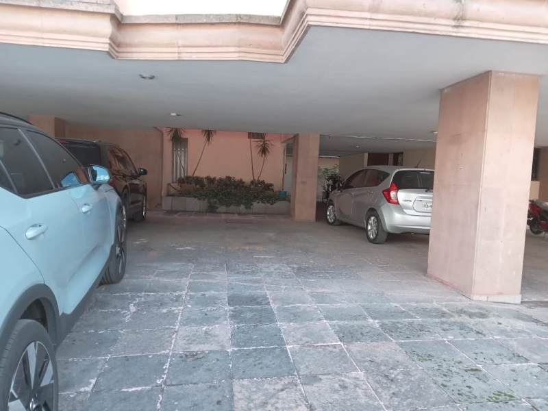 Departamento En Venta  En Privada Con 3 Balcones  En Lomas De Las Palmas