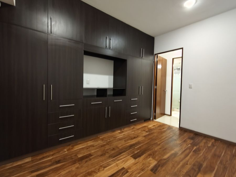 Venta Departamento en Grand Tower del Valle, piso 9