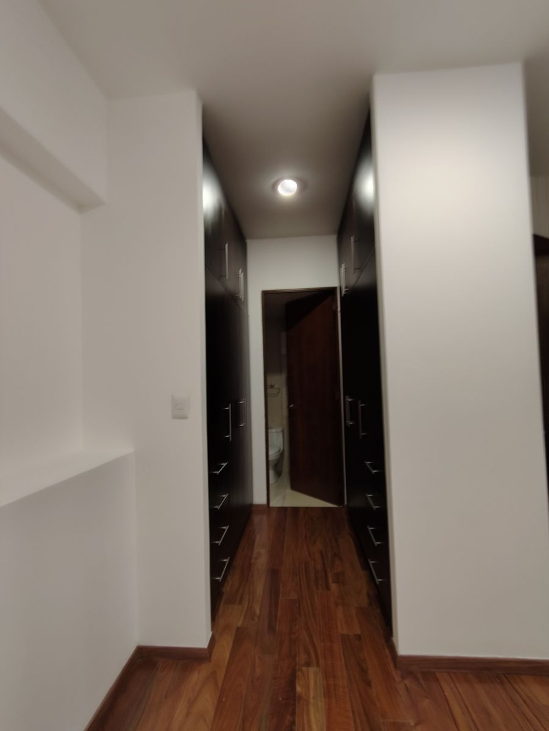 Venta Departamento en Grand Tower del Valle, piso 9