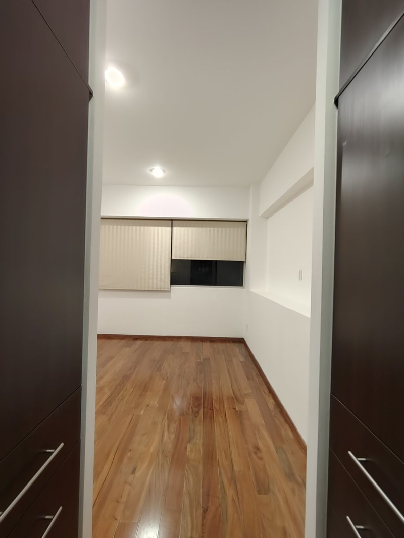 Venta Departamento en Grand Tower del Valle, piso 9