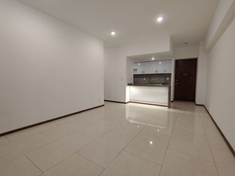 Venta Departamento en Grand Tower del Valle, piso 9