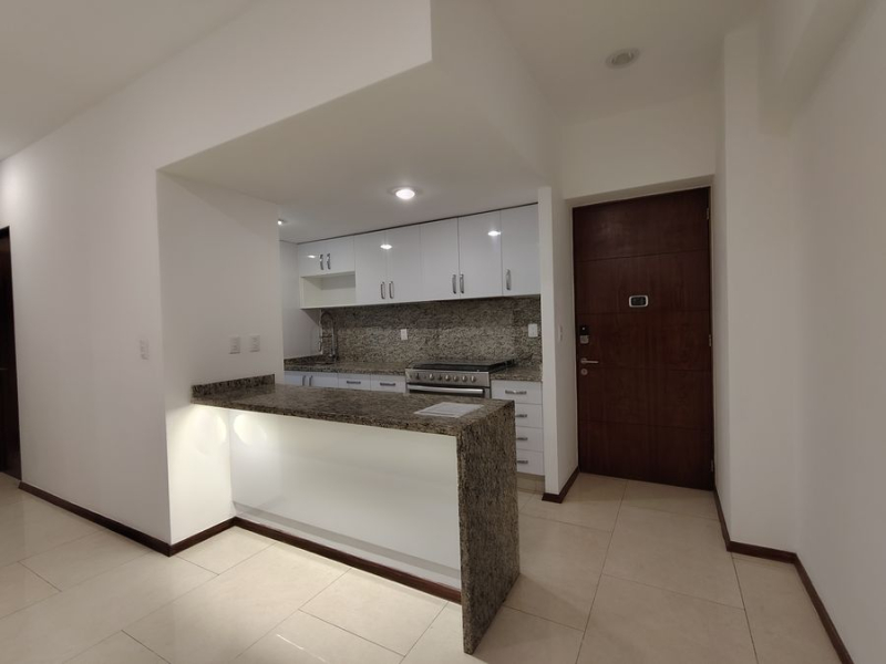 Venta Departamento en Grand Tower del Valle, piso 9
