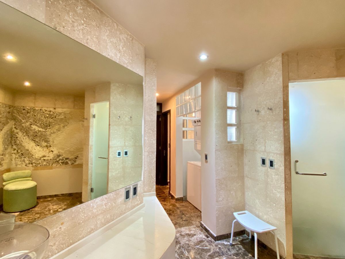 Casa en Venta en Hacienda de las Palmas