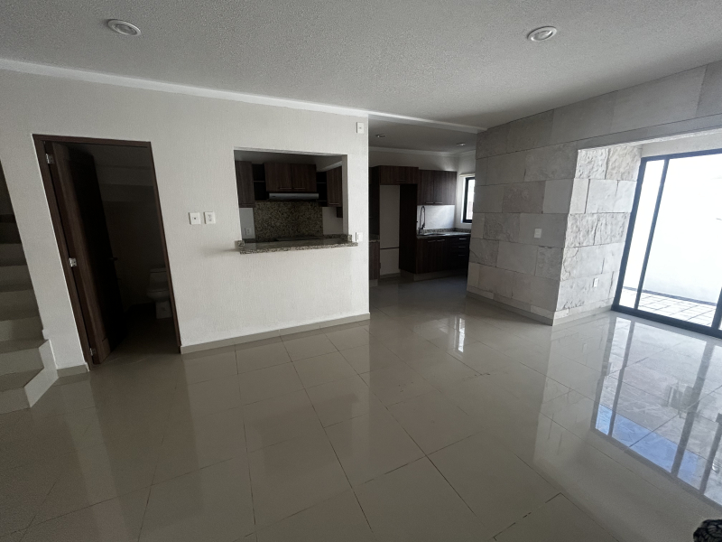 CASA AMPLIA RENTA RESIDENCIAL EL REFUGIO