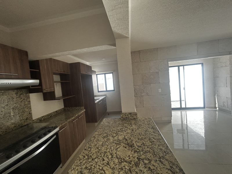 CASA AMPLIA RENTA RESIDENCIAL EL REFUGIO