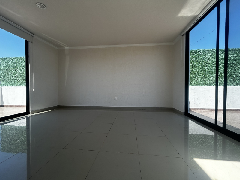 CASA AMPLIA RENTA RESIDENCIAL EL REFUGIO