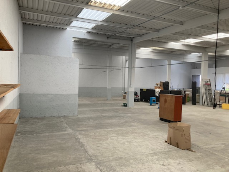 LOCAL/BODEGA EN VENTA En Toluca, PRECIO REBAJADO Uso De Suelo COMERCIAL Cerca Del Aeropuerto