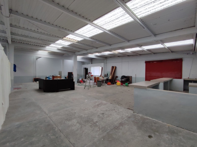 LOCAL/BODEGA EN VENTA en Toluca, PRECIO REBAJADO Uso de suelo COMERCIAL cerca del Aeropuerto