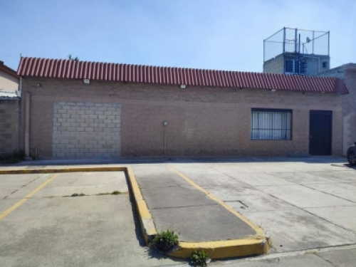 LOCAL/BODEGA EN VENTA En Toluca, PRECIO REBAJADO Uso De Suelo COMERCIAL Cerca Del Aeropuerto