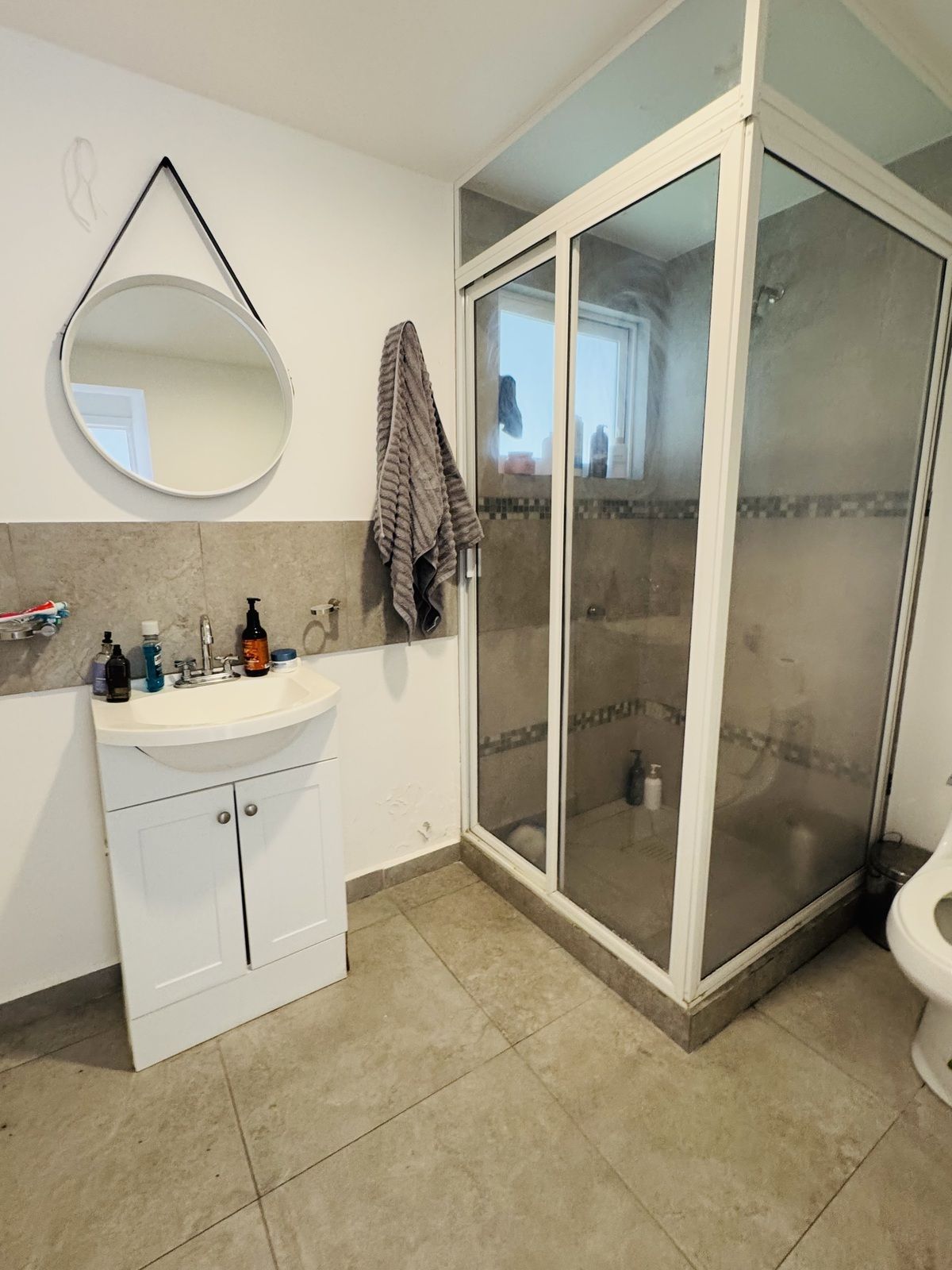 Muy buena casa en venta en la herradura en calle cerrada