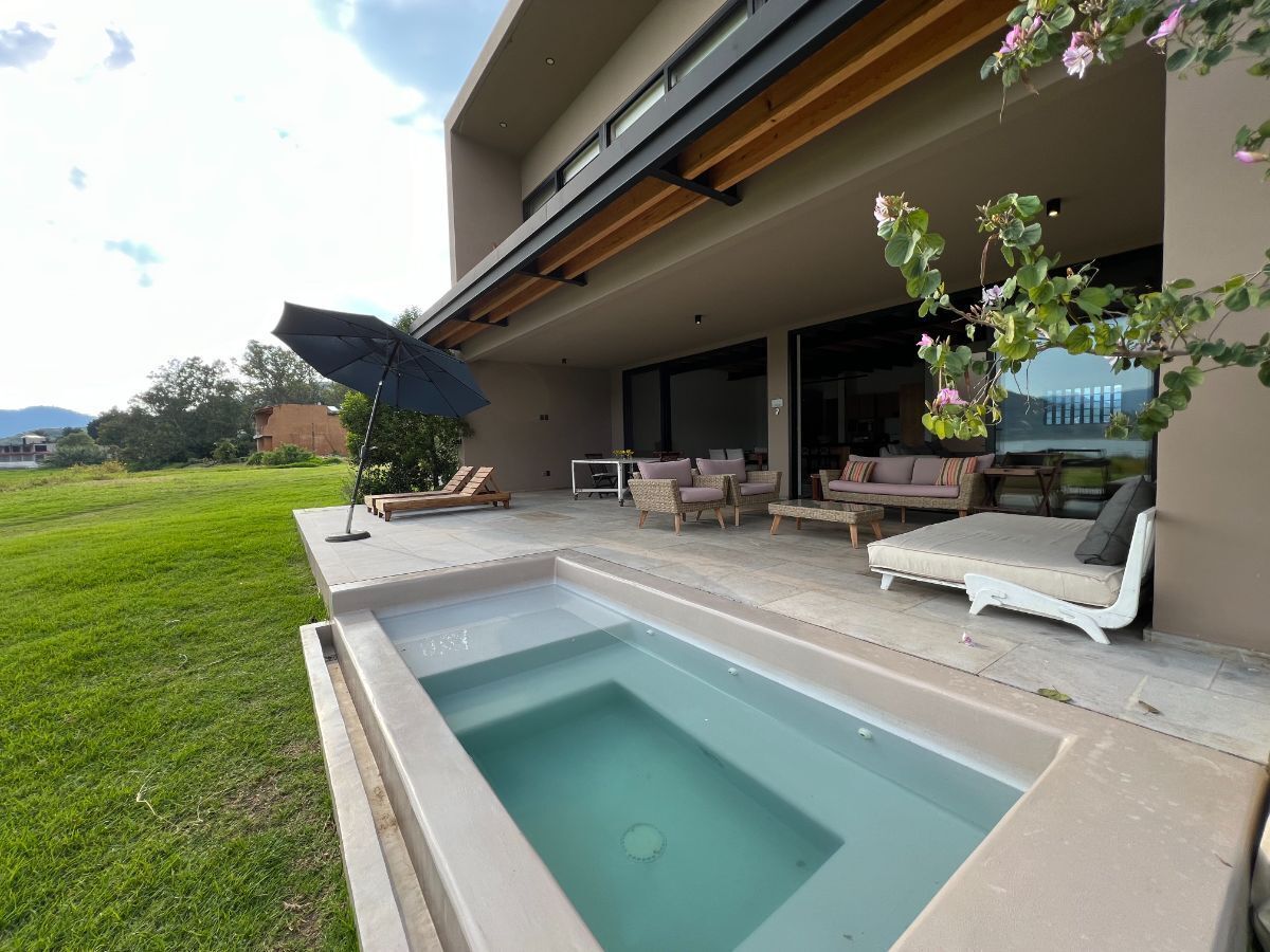 Casa Frente A La Pradera