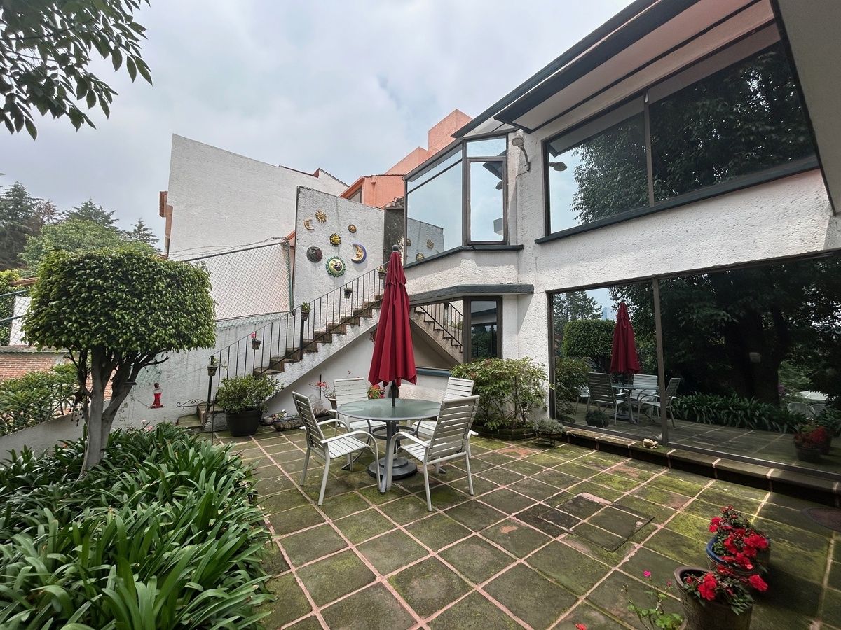 casa muy iluminada en cerrada con vigilancia en venta en parques de la herradura