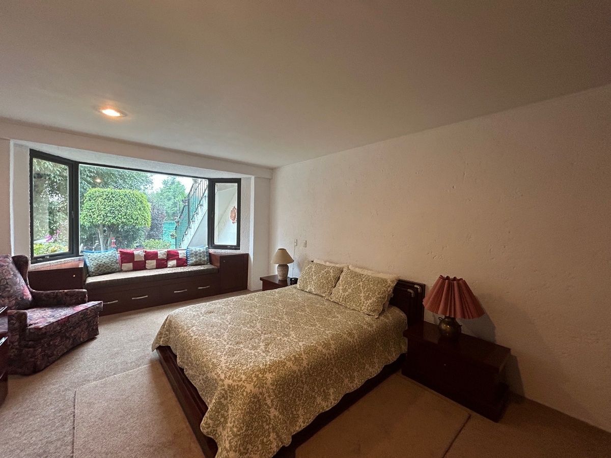 casa muy iluminada en cerrada con vigilancia en venta en parques de la herradura