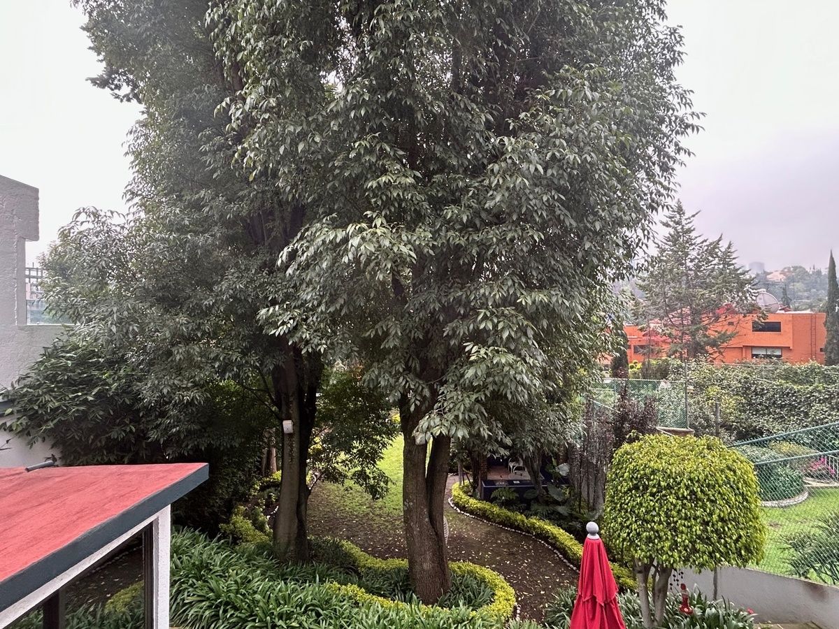 casa muy iluminada en cerrada con vigilancia en venta en parques de la herradura