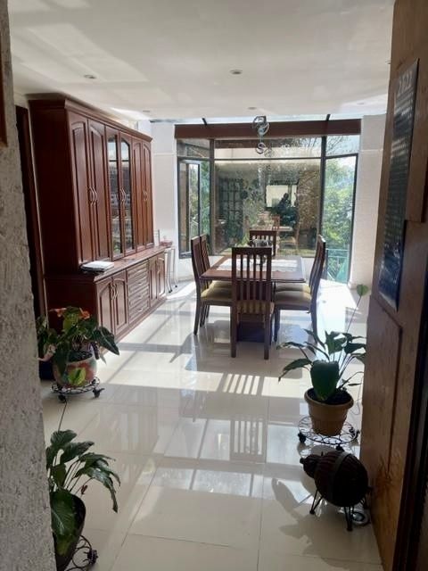 casa muy iluminada en cerrada con vigilancia en venta en parques de la herradura