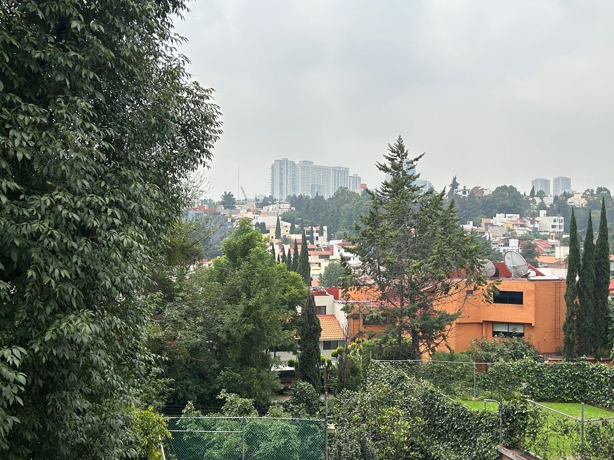 casa muy iluminada en cerrada con vigilancia en venta en parques de la herradura