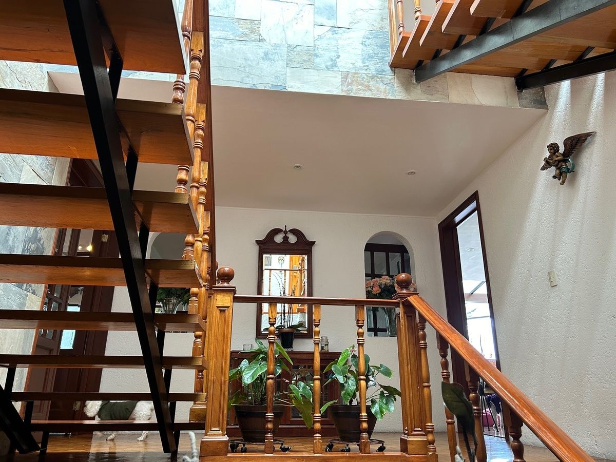casa muy iluminada en cerrada con vigilancia en venta en parques de la herradura