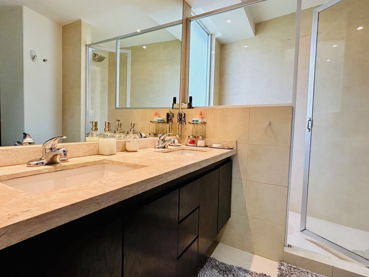 departamento en venta de 2 pisos con terraza en interlomas