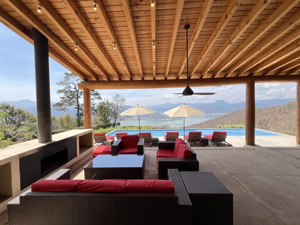 espectacular casa en venta  o renta en el santuario, valle de bravo
