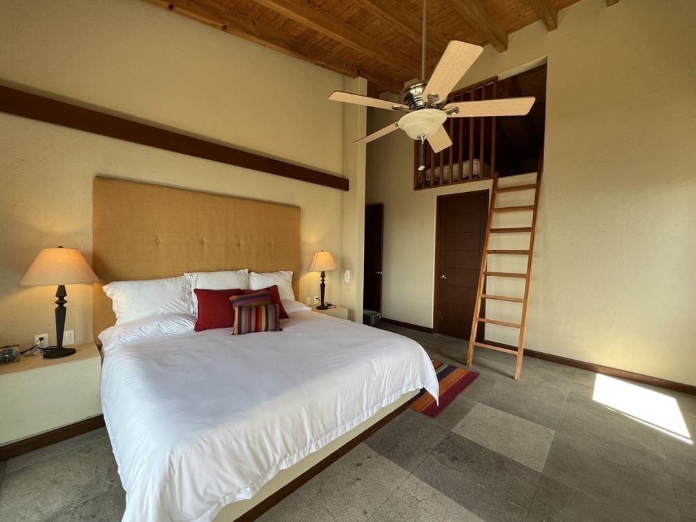espectacular casa en venta  o renta en el santuario, valle de bravo