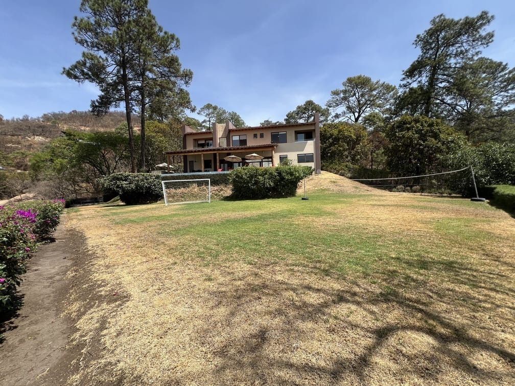 Espectacular casa en venta  o renta en El Santuario, Valle de Bravo