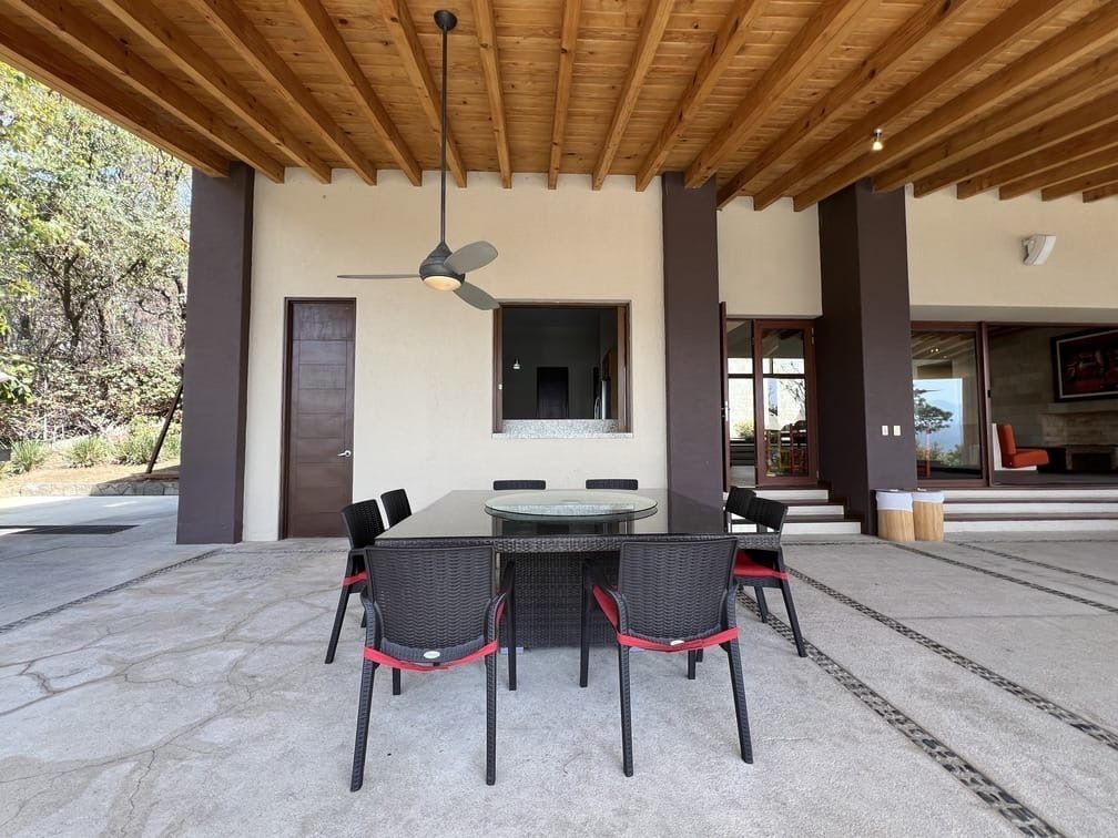 espectacular casa en venta  o renta en el santuario, valle de bravo