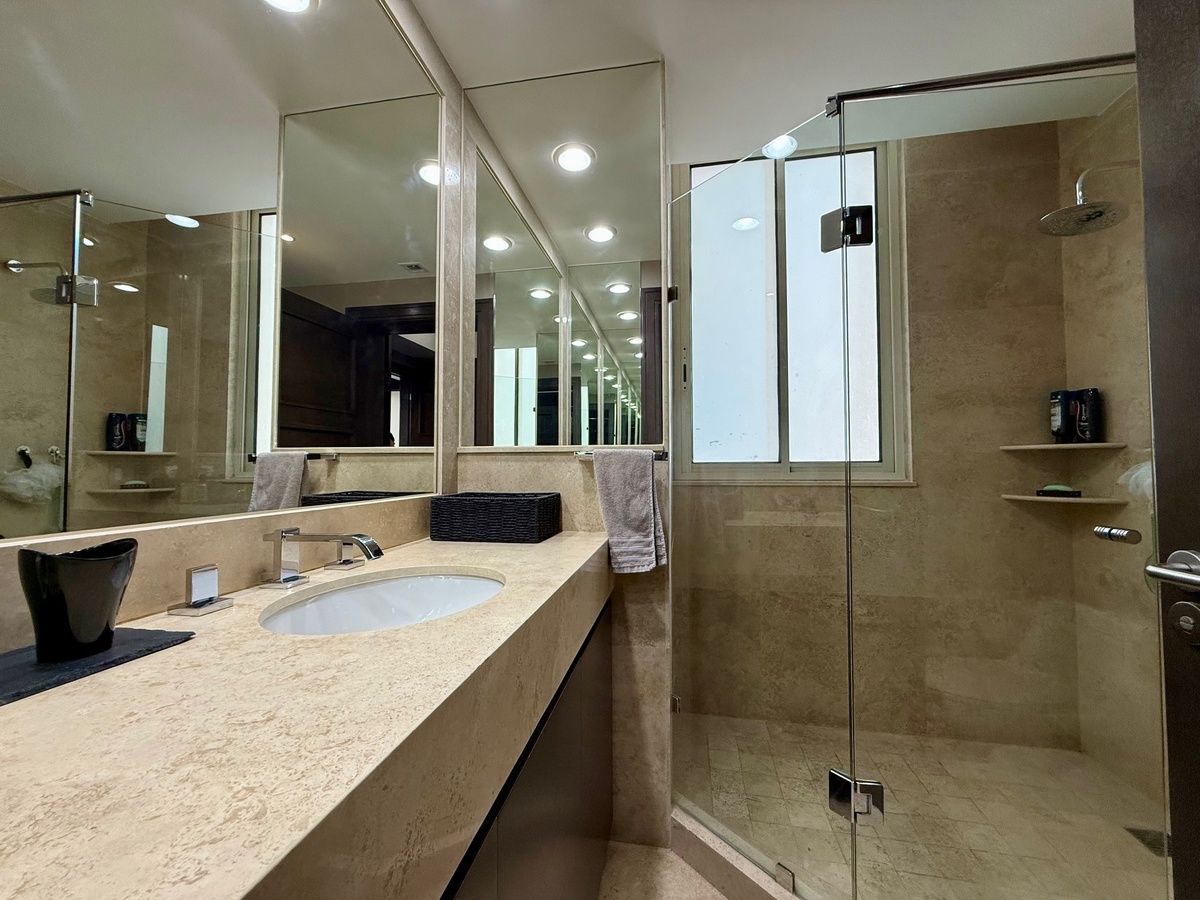 exclusivo departamento piso bajo en venta en cumbres de santa fe