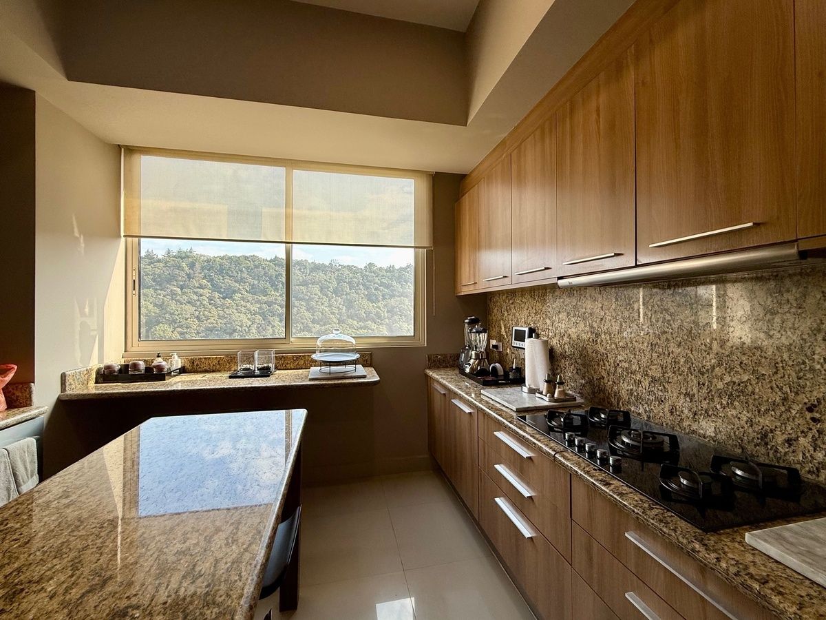 exclusivo departamento piso bajo en venta en cumbres de santa fe