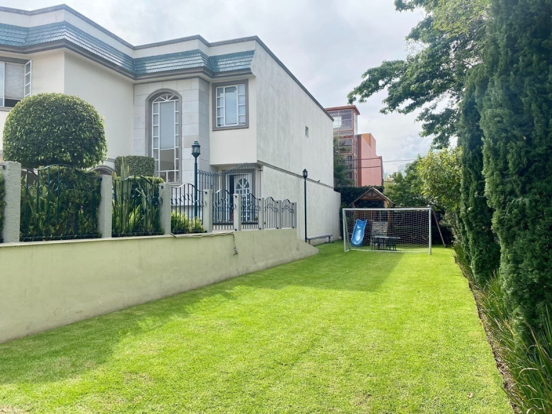 Casa En Venta En Valle De Las Palmas
