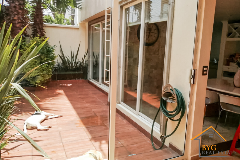 Casa En Venta En Valle De Las Palmas