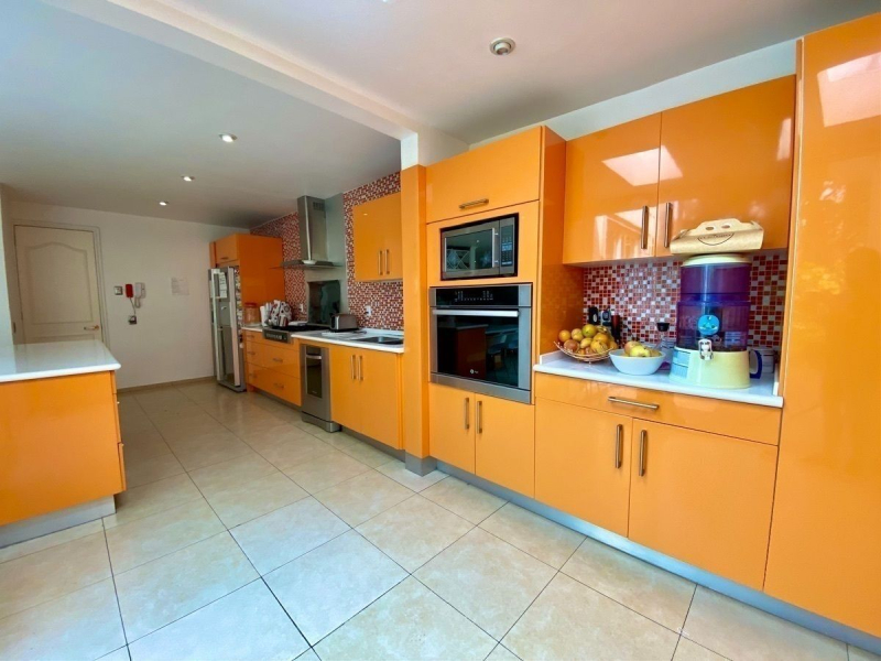 Casa En Venta En Valle De Las Palmas