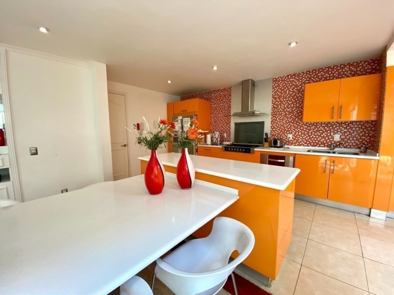 Casa En Venta En Valle De Las Palmas